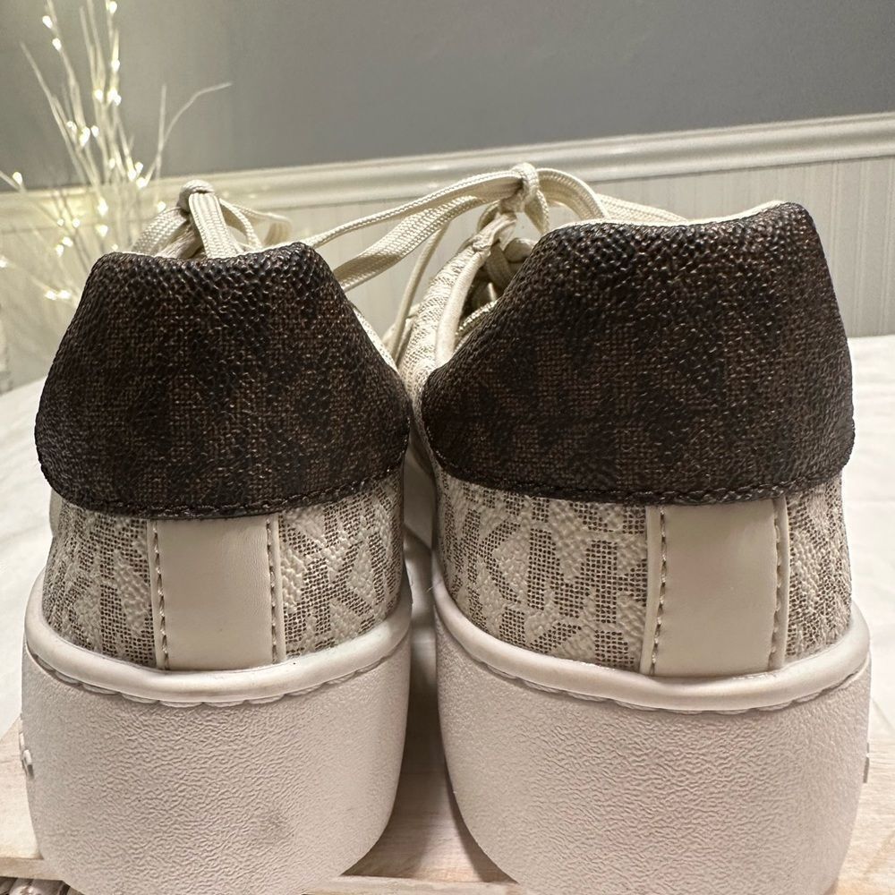 MICHAEL Kors Poppy Color Block Logo Sneaker - Picture 9 of 10